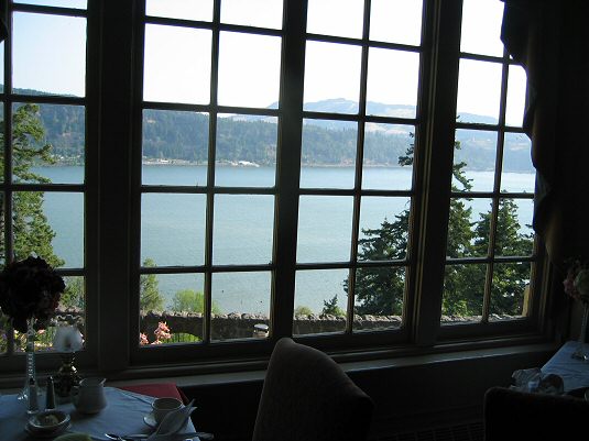 Historic Columbia Gorge Hotel