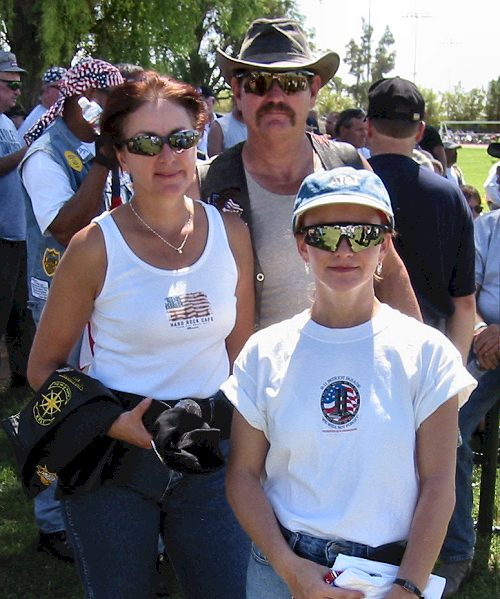 Riders Keeping Cool Waiting To Ride