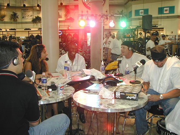 Talkin' Sports Live KDUS 1060 With Roy Garibaldi