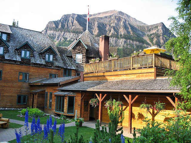 Deer Lodge at Lake Louise, AB