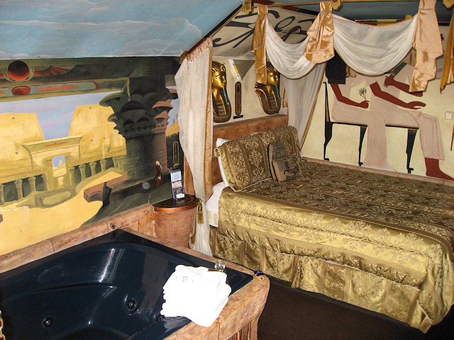 Anthony and Cleopatra Cottage at Castlewood Cottages