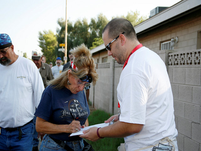 Riders Signing In