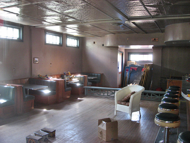 Inside Maggie's