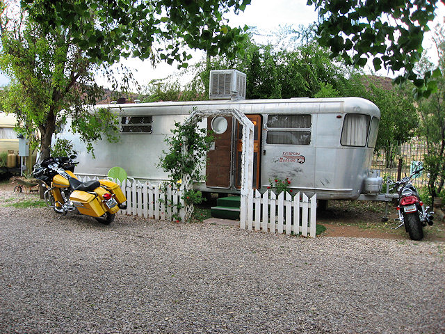 The 1951 Royal Mansion - Our Vintage Trailer For The Night