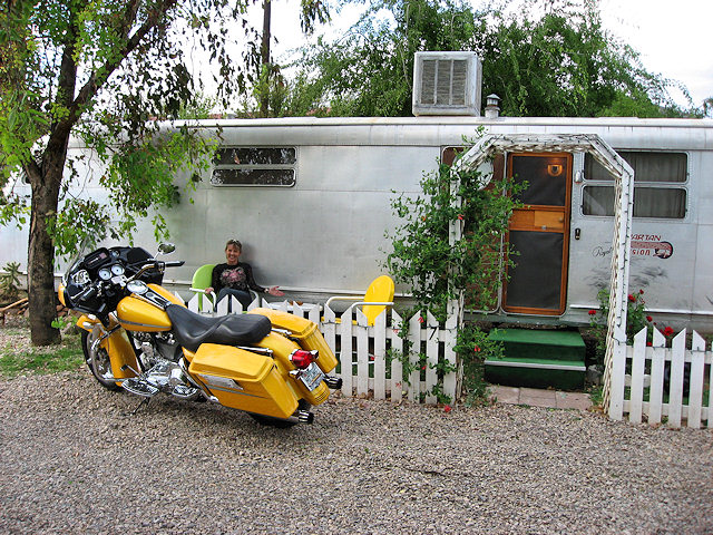 The 1951 Royal Mansion - Our Vintage Trailer For The Night