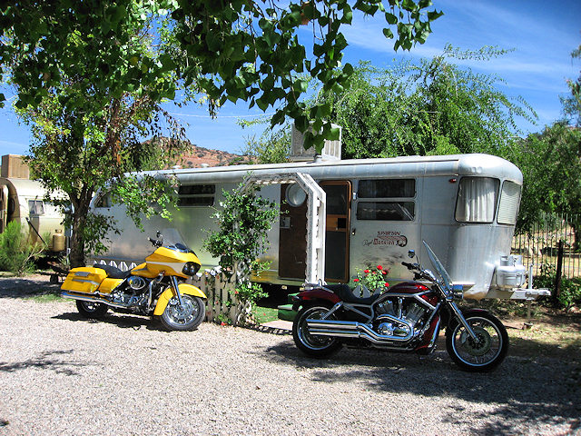 The 1951 Royal Mansion - Our Vintage Trailer For The Night