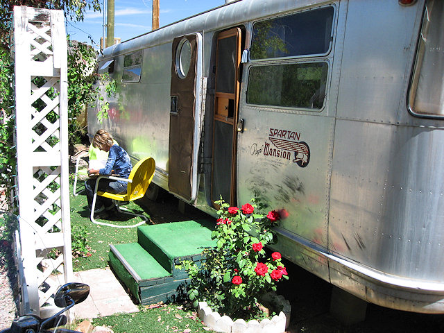 The 1951 Royal Mansion - Our Vintage Trailer For The Night