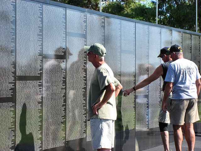 Vietnam Traveling Wall in Phoenix August 2009
