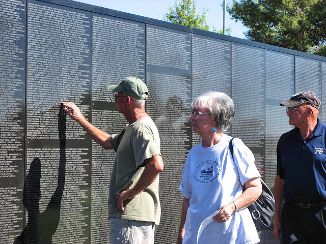 Vietnam Traveling Wall in Phoenix August 2009