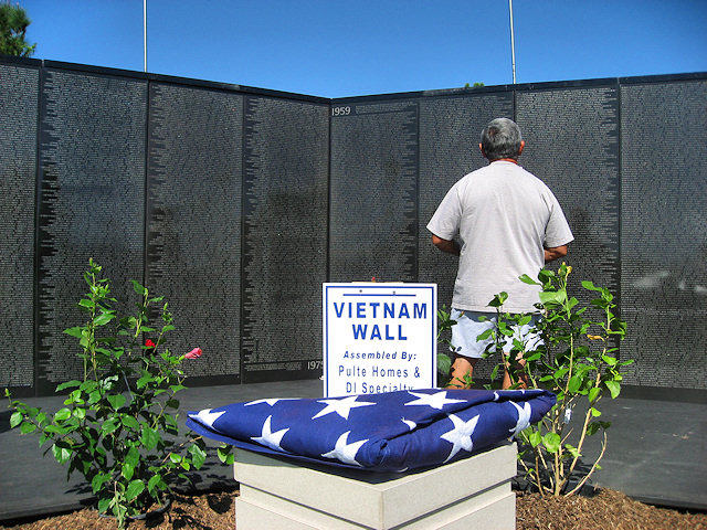Vietnam Traveling Wall in Phoenix August 2009