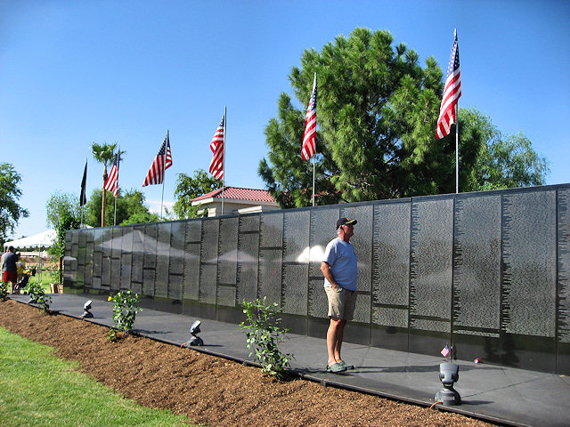 Vietnam Traveling Wall in Phoenix August 2009
