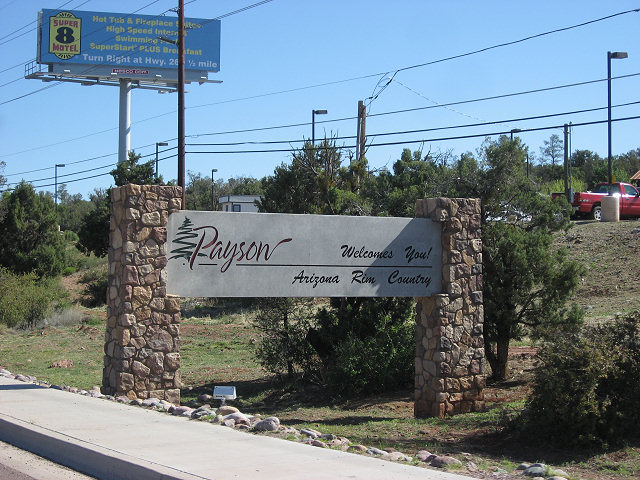 Entering Payson